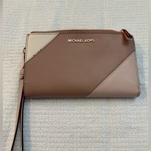 Michael Kors wristlet